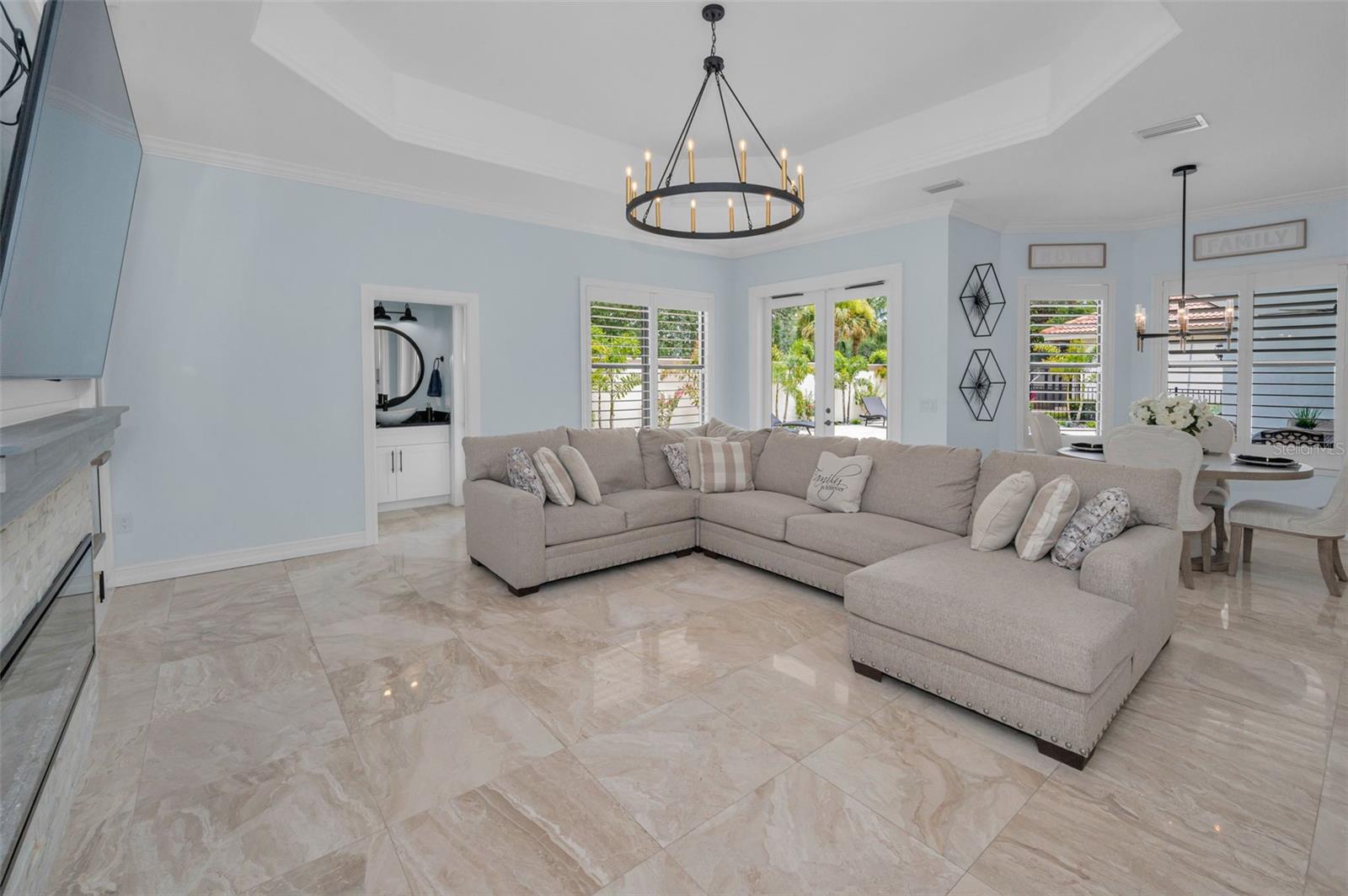 Listing photo id 35 for 10238 Pontofino Circle