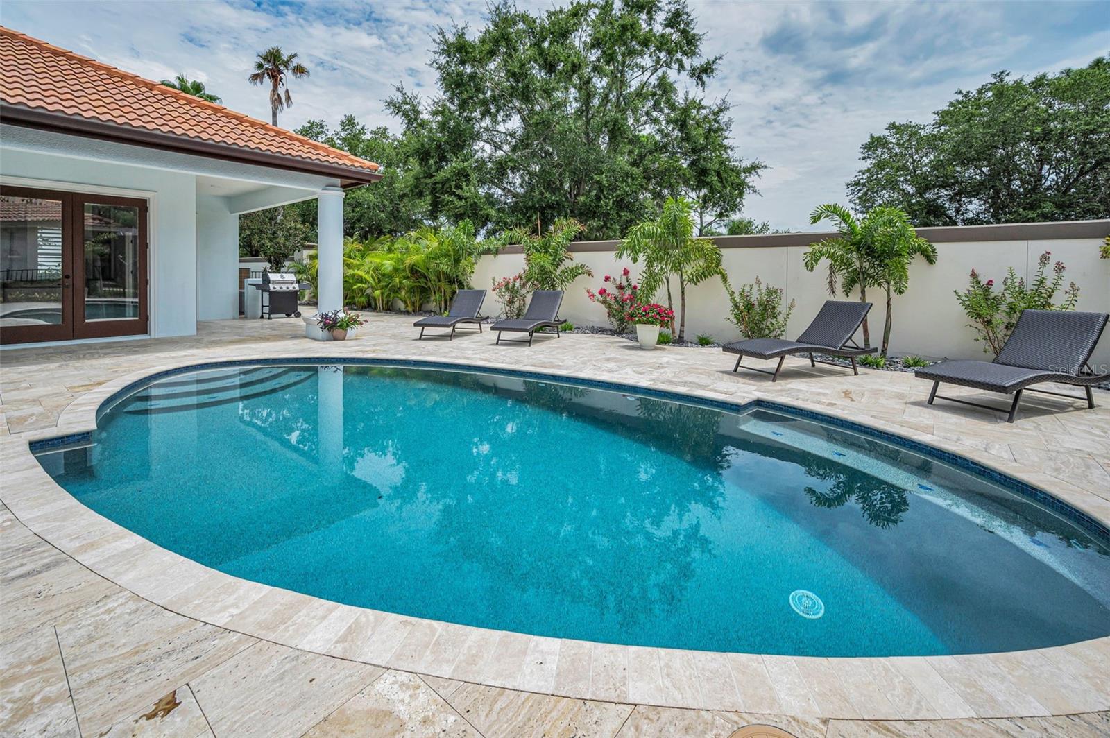Listing photo id 84 for 10238 Pontofino Circle
