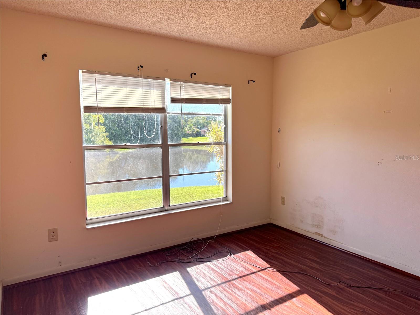 Image 15 of 19 For 4925 Myrtle Oak Drive 15