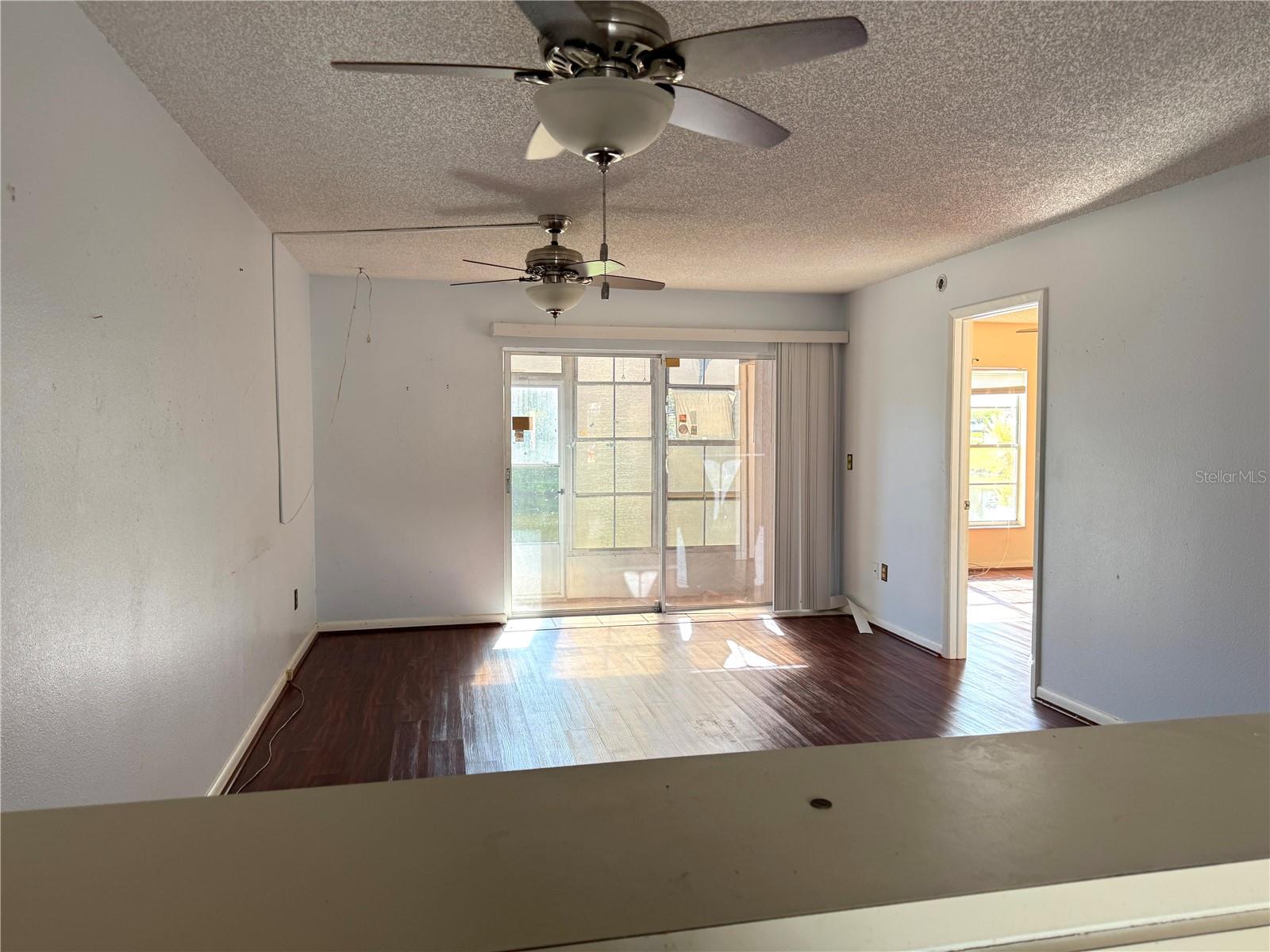 Image 5 of 19 For 4925 Myrtle Oak Drive 15