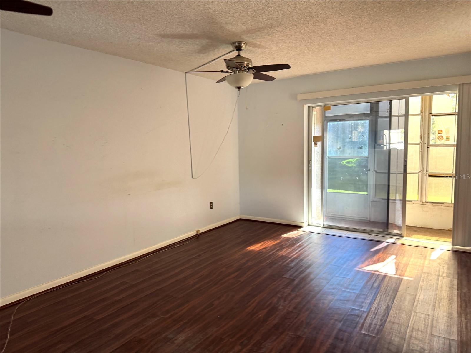 Image 6 of 19 For 4925 Myrtle Oak Drive 15