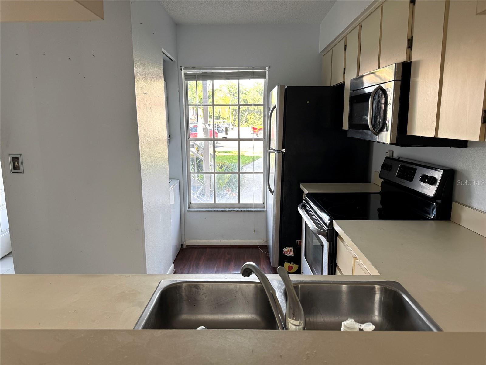 Image 7 of 19 For 4925 Myrtle Oak Drive 15
