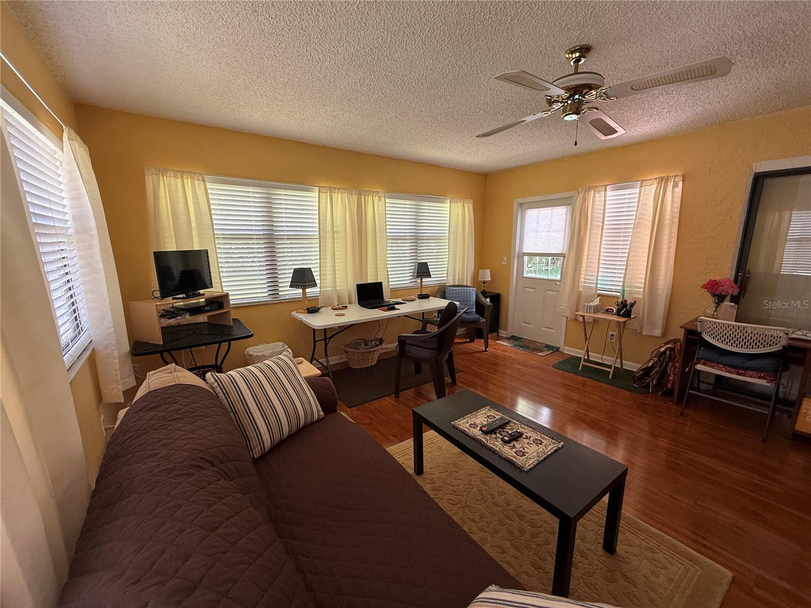 Image 8 of 39 For 11728 Aspenwood Drive