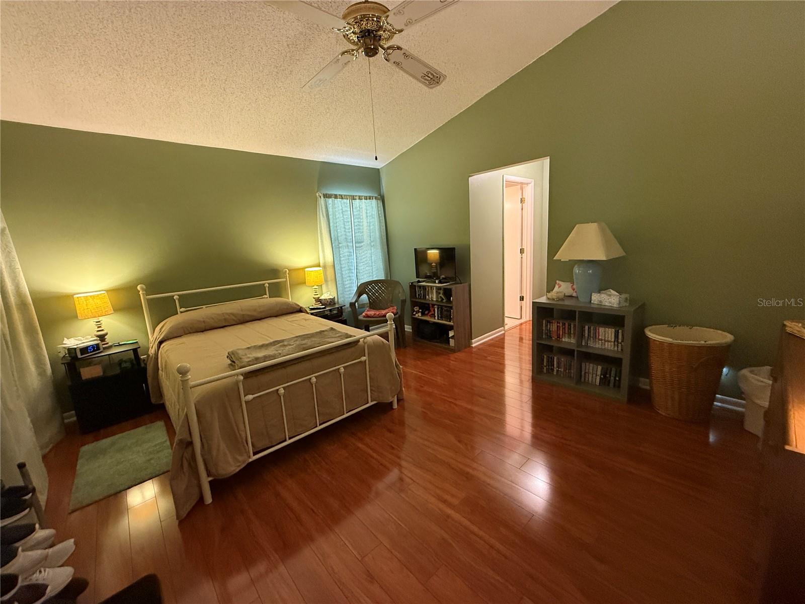 Image 9 of 39 For 11728 Aspenwood Drive