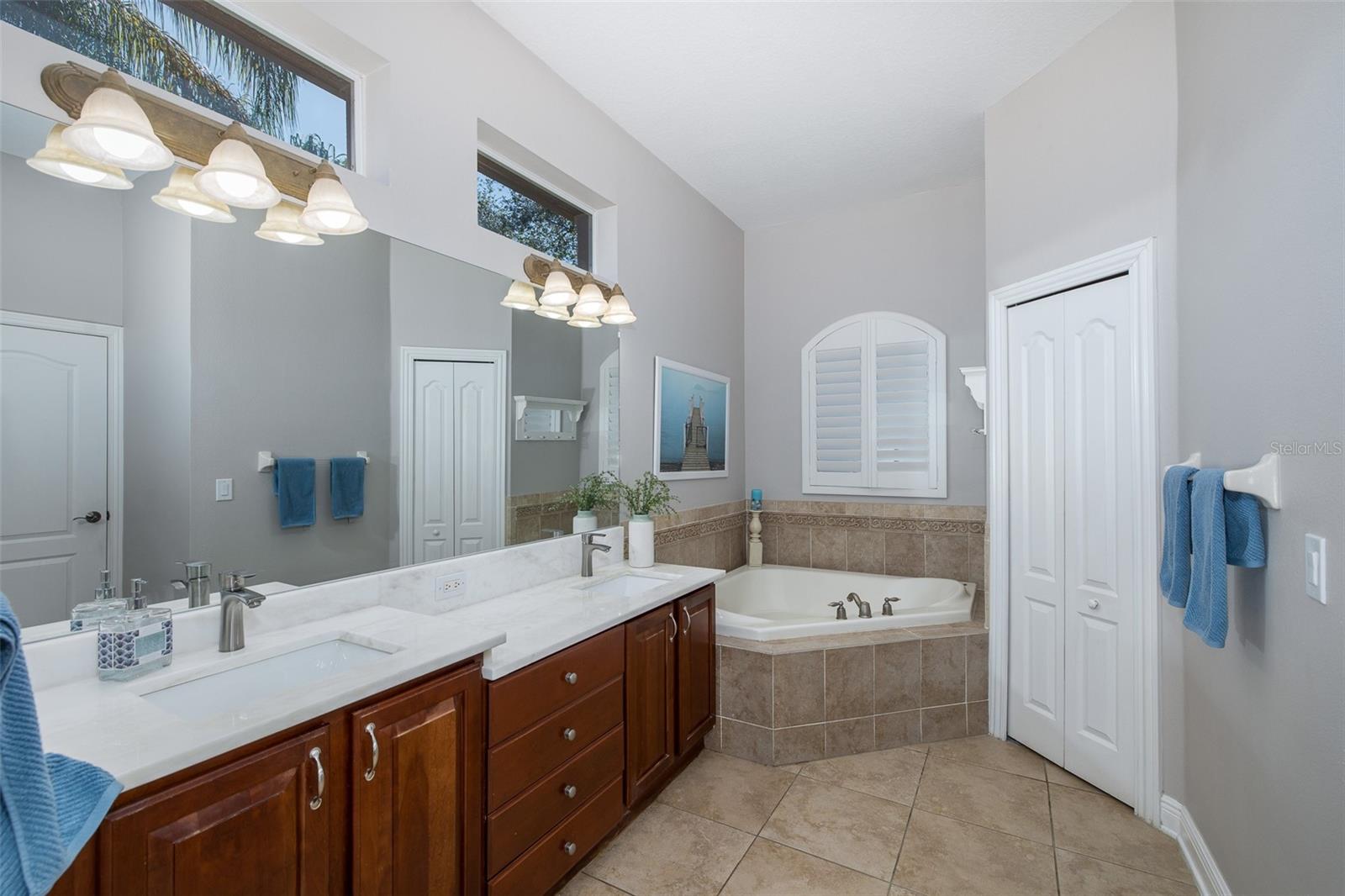 Image 15 of 100 For 10653 Garda Drive