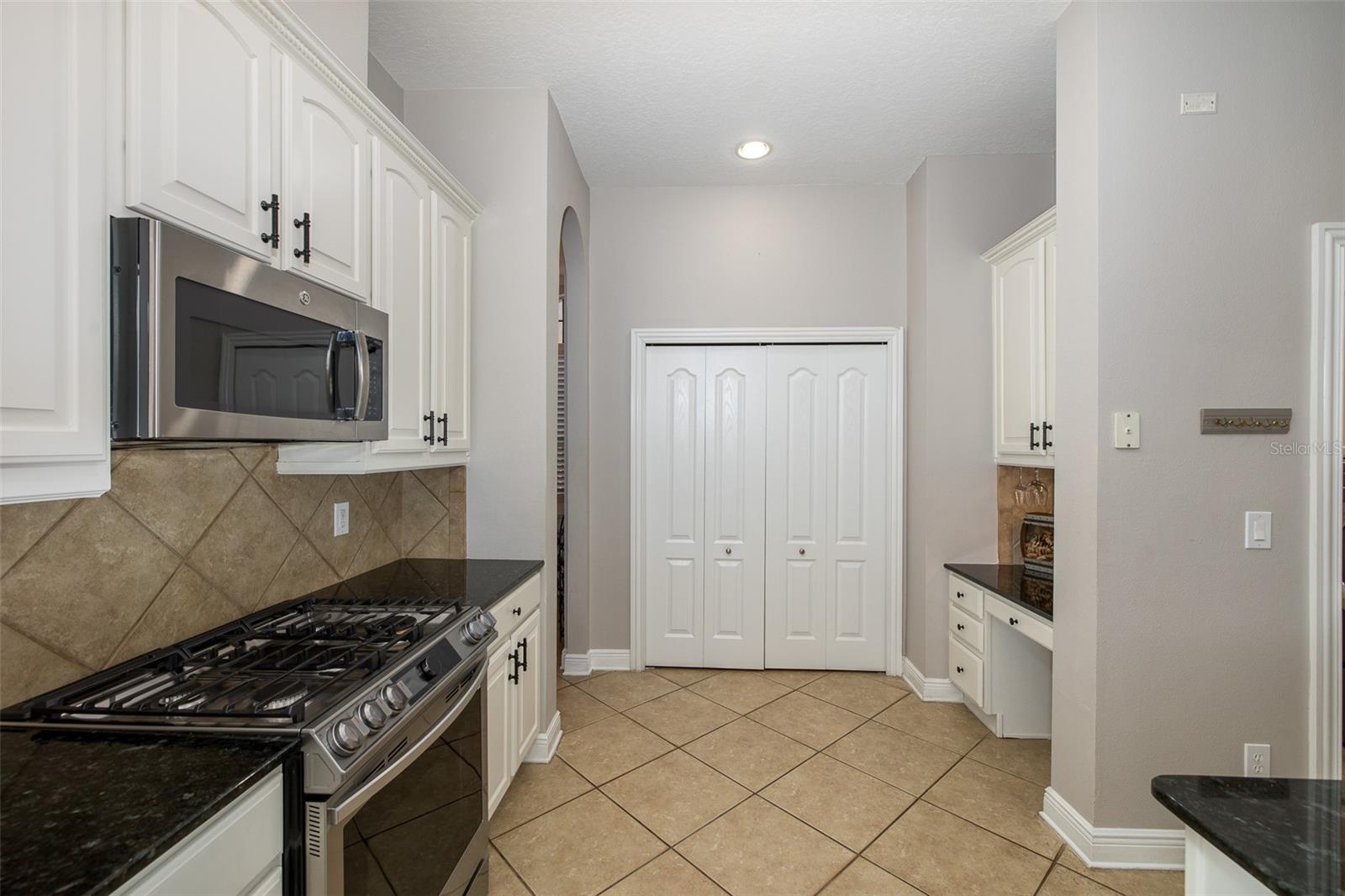Image 21 of 100 For 10653 Garda Drive