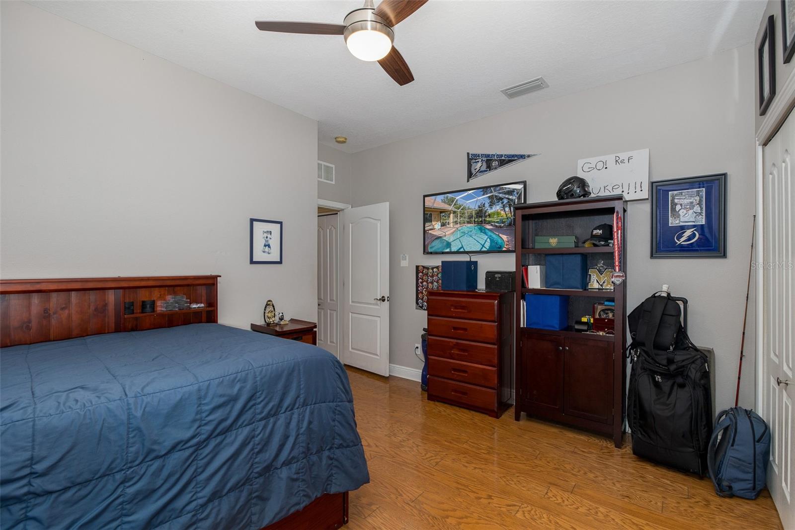 Image 32 of 100 For 10653 Garda Drive