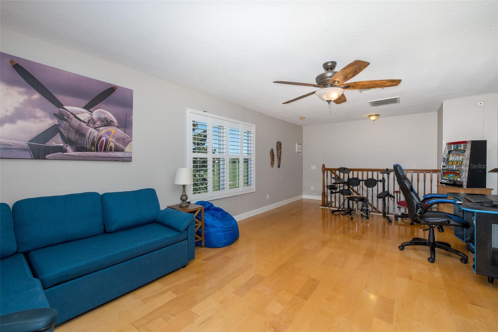 Image 40 of 100 For 10653 Garda Drive