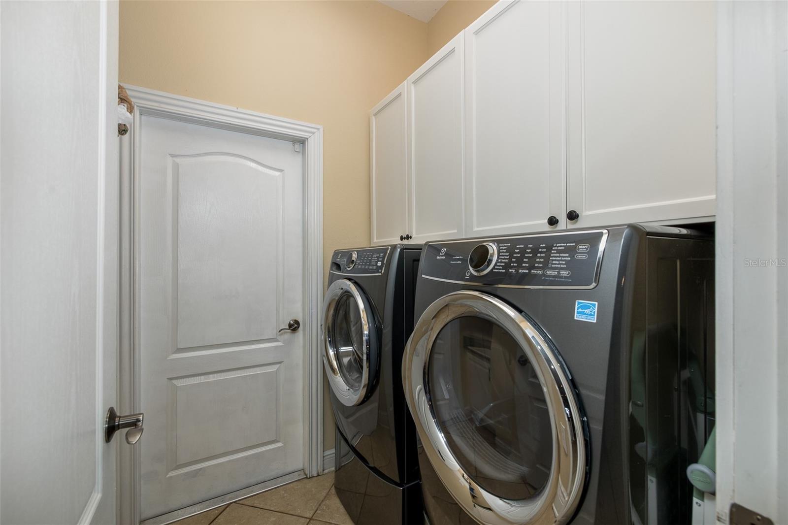 Image 41 of 100 For 10653 Garda Drive