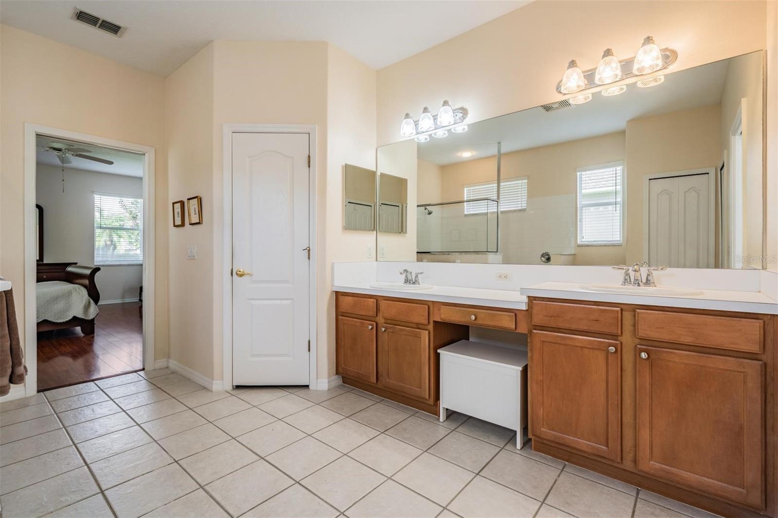 Image 11 of 46 For 1612 Lakestone Drive
