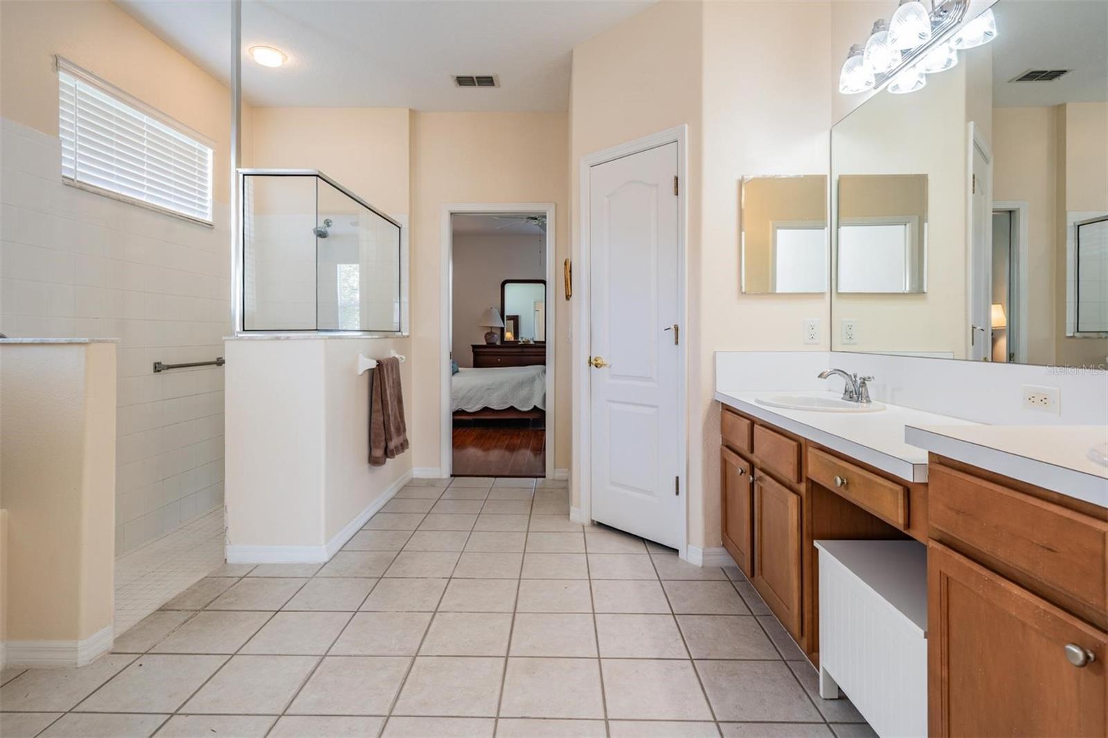 Image 12 of 46 For 1612 Lakestone Drive
