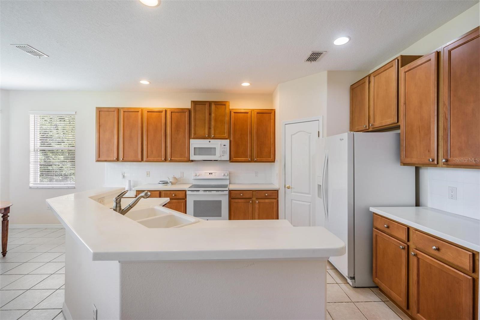 Image 5 of 46 For 1612 Lakestone Drive