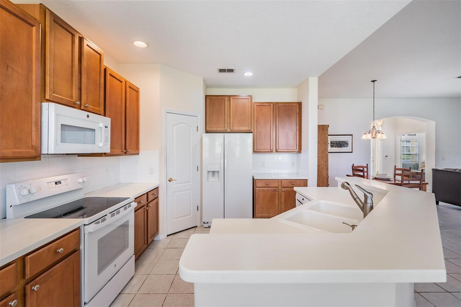 Image 6 of 46 For 1612 Lakestone Drive