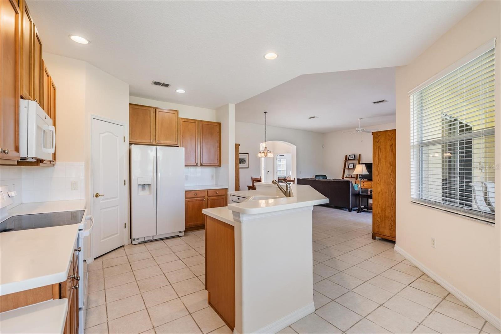 Image 7 of 46 For 1612 Lakestone Drive