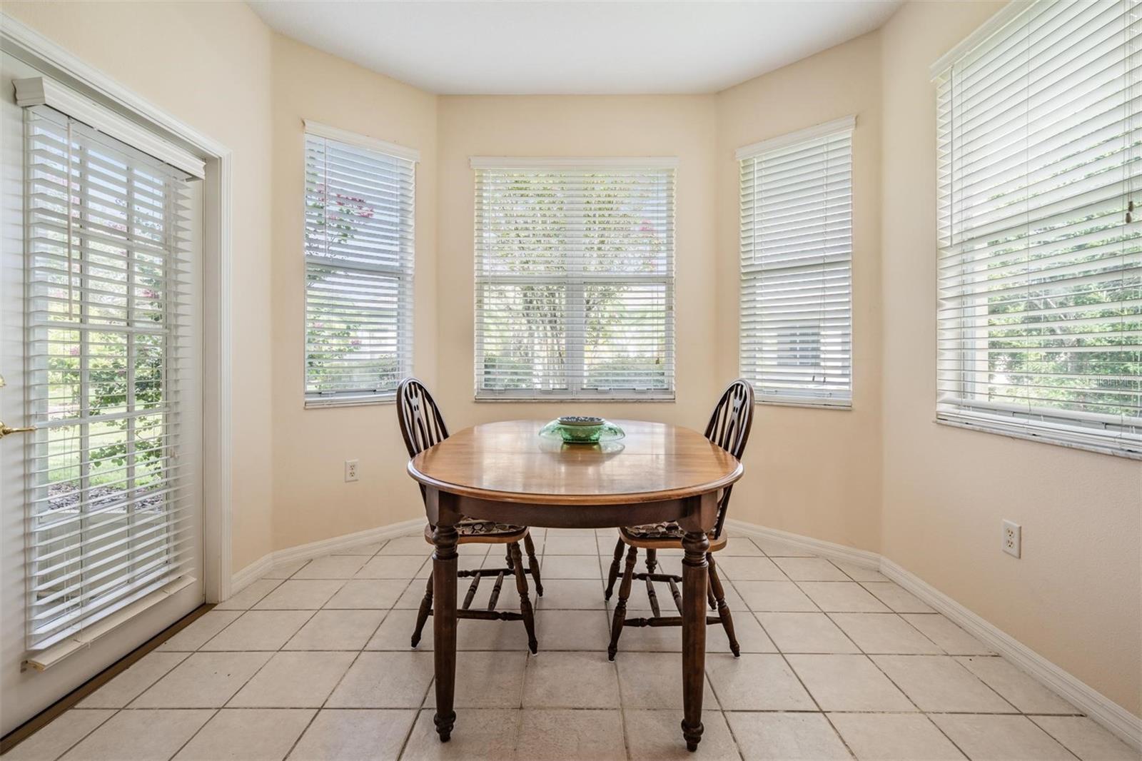 Image 8 of 46 For 1612 Lakestone Drive