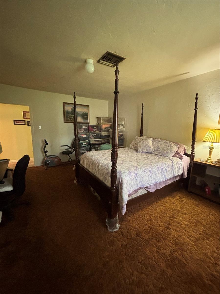 Listing photo id 22 for 5471 Mimosa Lane