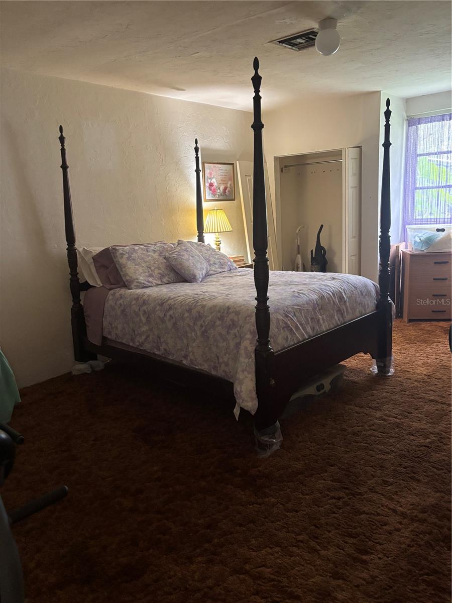 Listing photo id 24 for 5471 Mimosa Lane