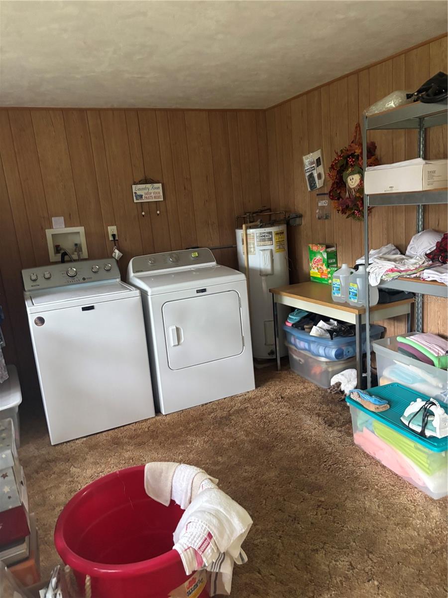 Listing photo id 26 for 5471 Mimosa Lane