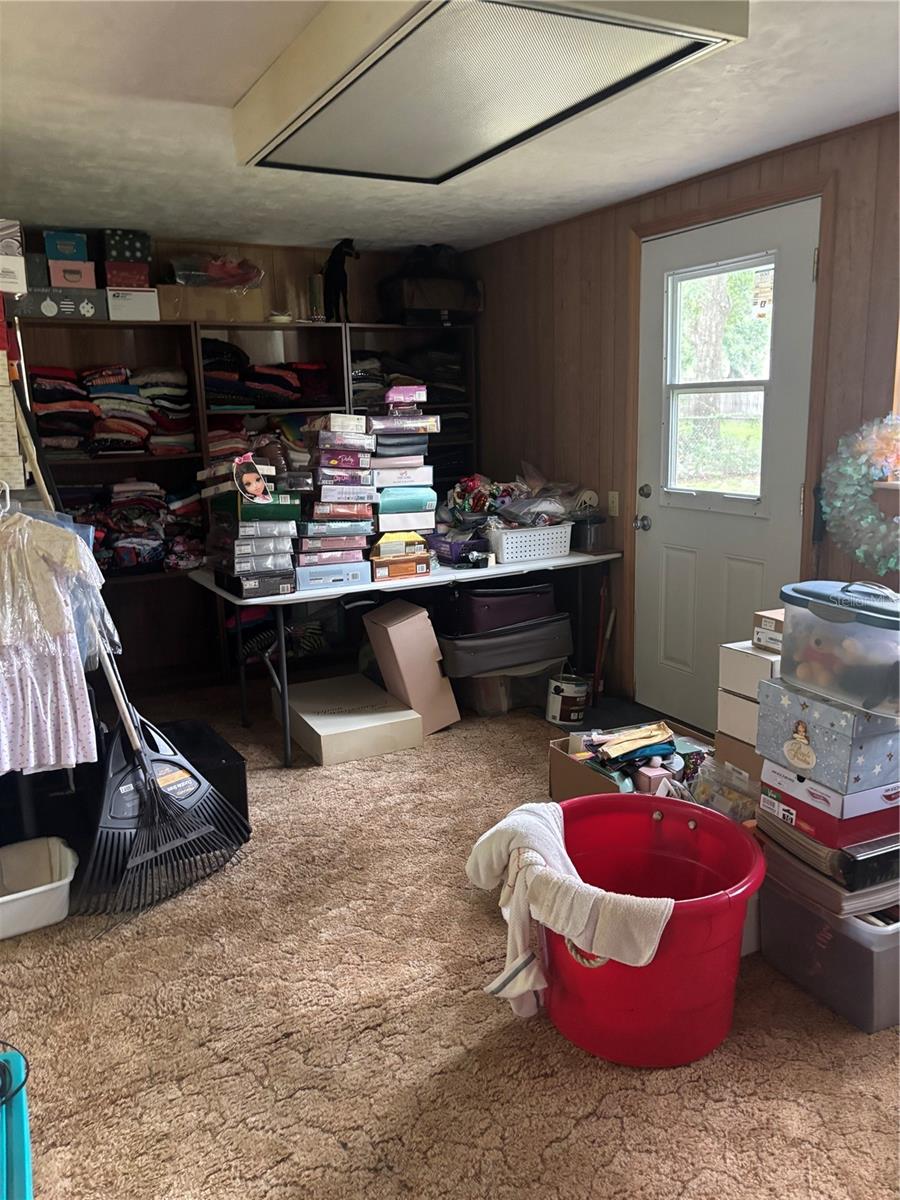 Listing photo id 27 for 5471 Mimosa Lane