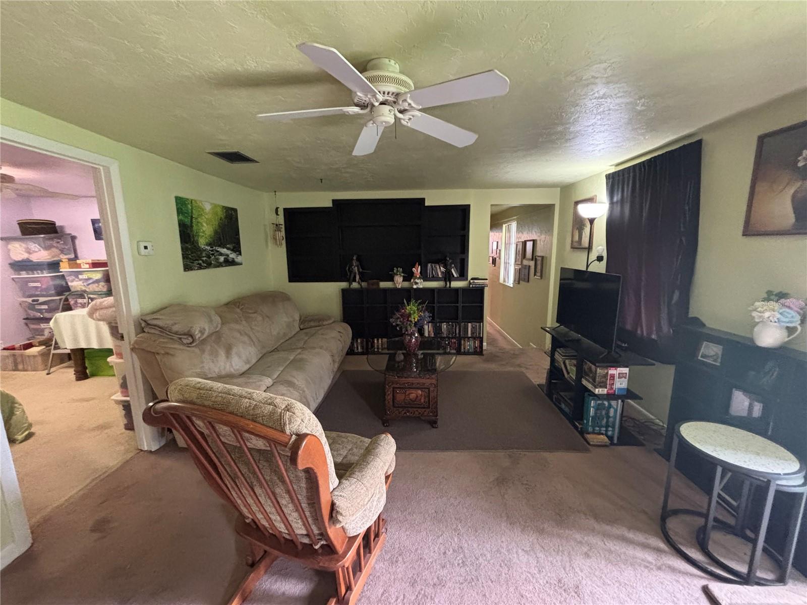 Listing photo id 5 for 5471 Mimosa Lane