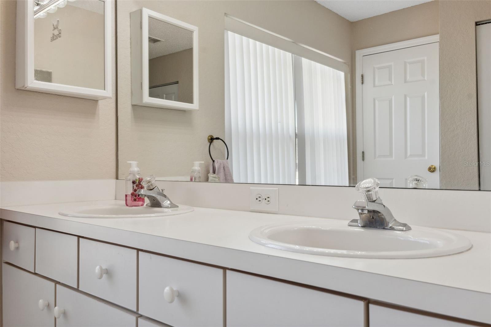 Listing photo id 12 for 3470 Cedar Crest Loop