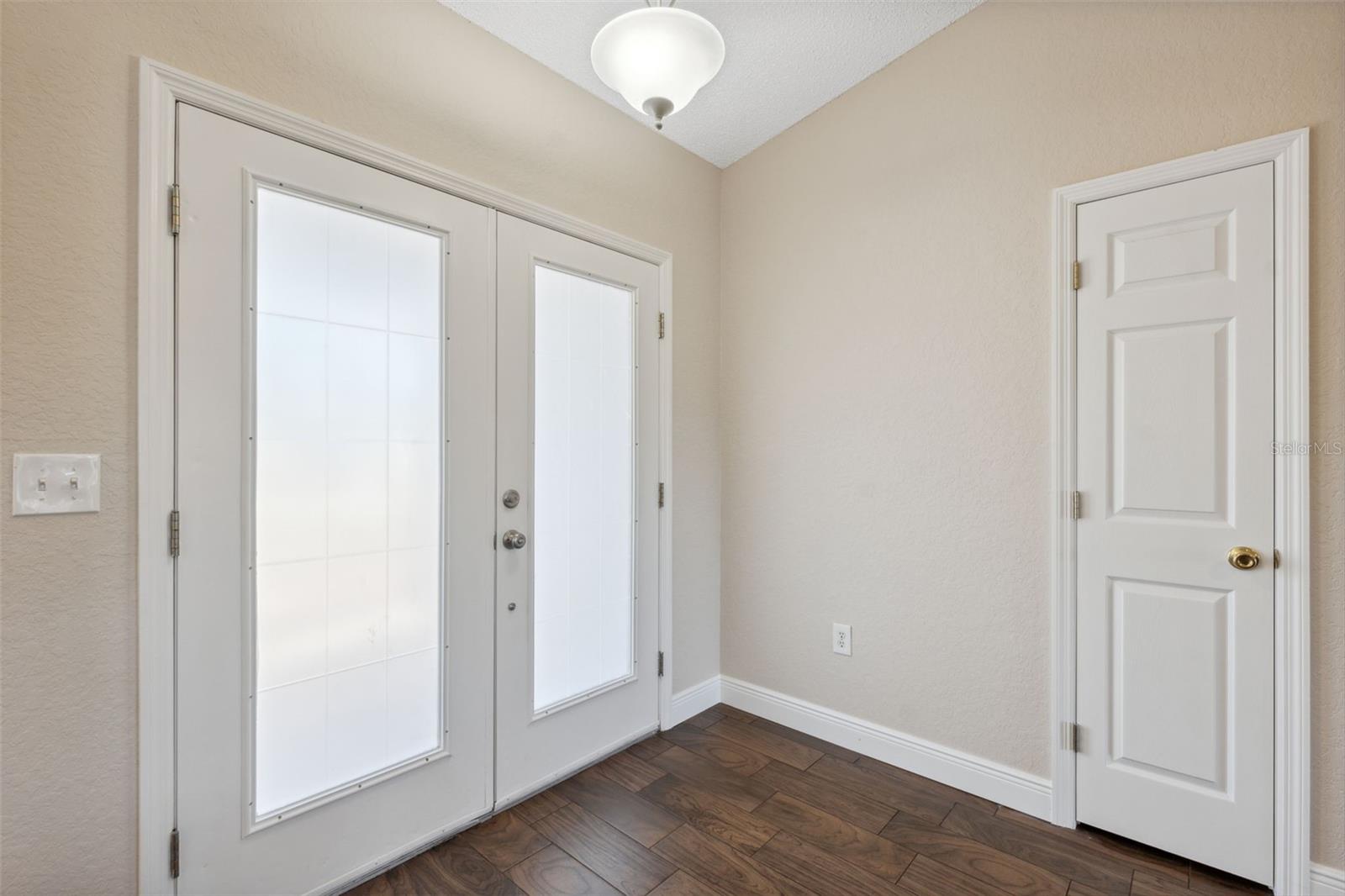 Listing photo id 1 for 3470 Cedar Crest Loop