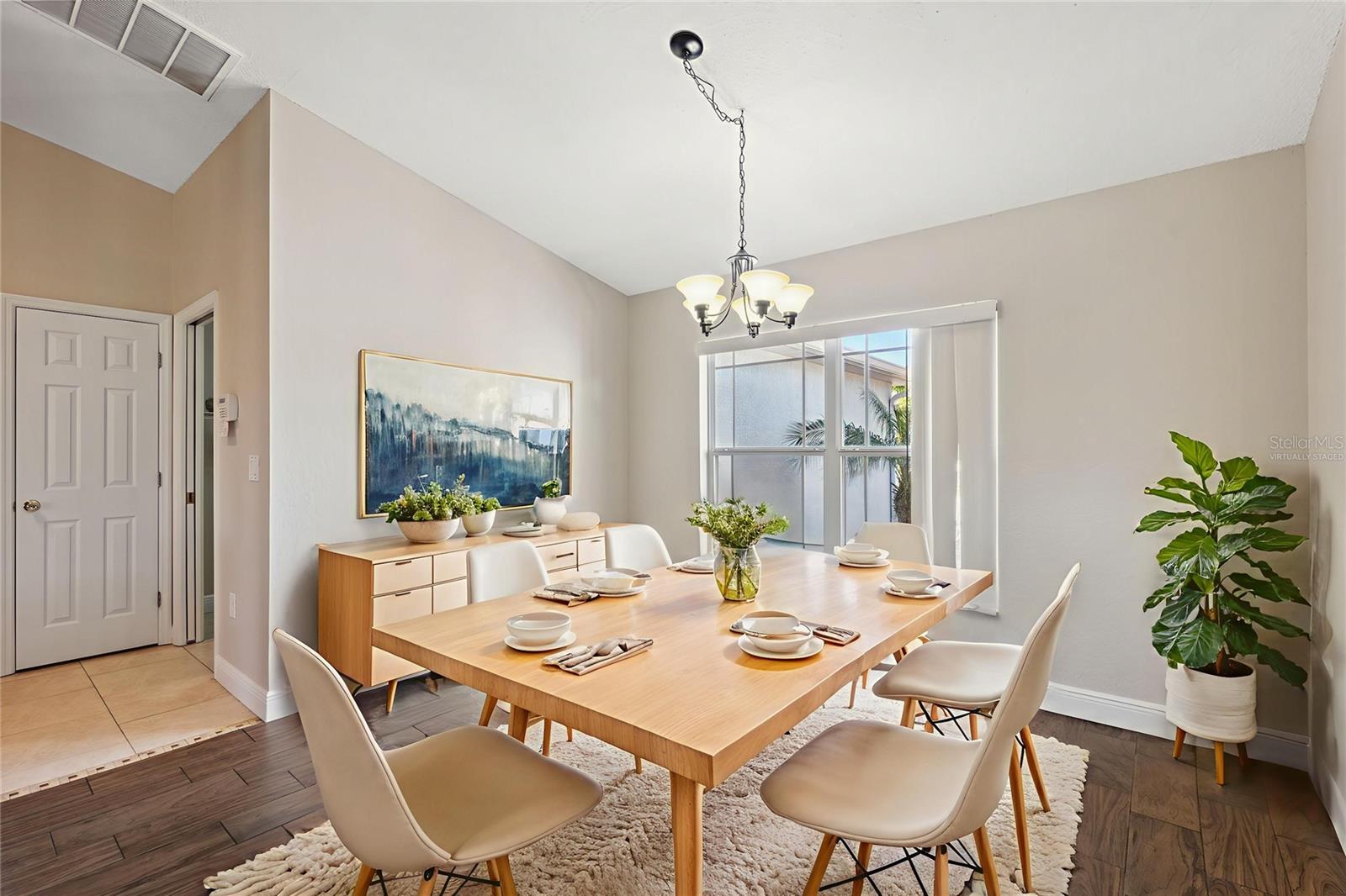 Listing photo id 3 for 3470 Cedar Crest Loop