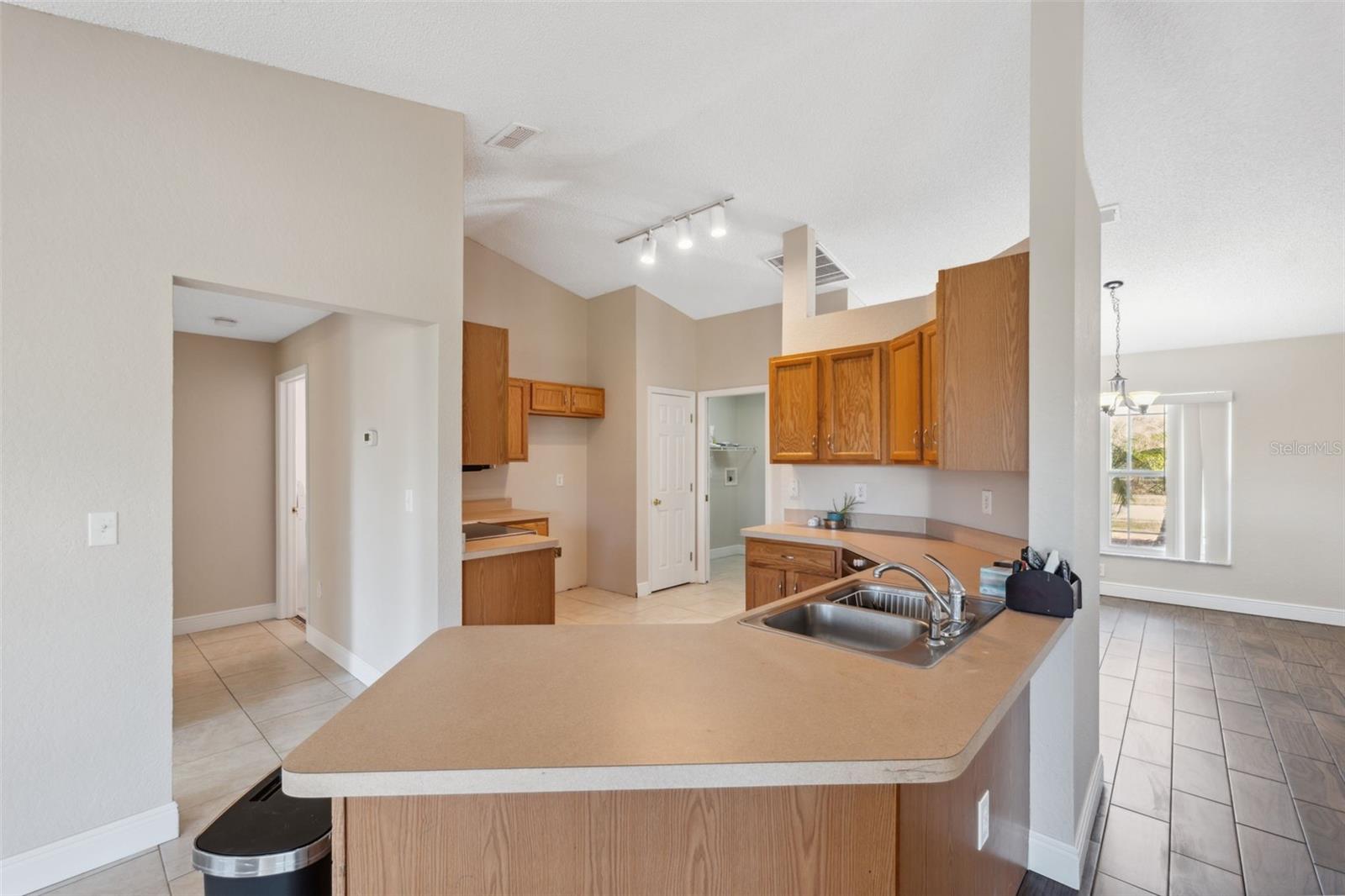 Listing photo id 50 for 3470 Cedar Crest Loop