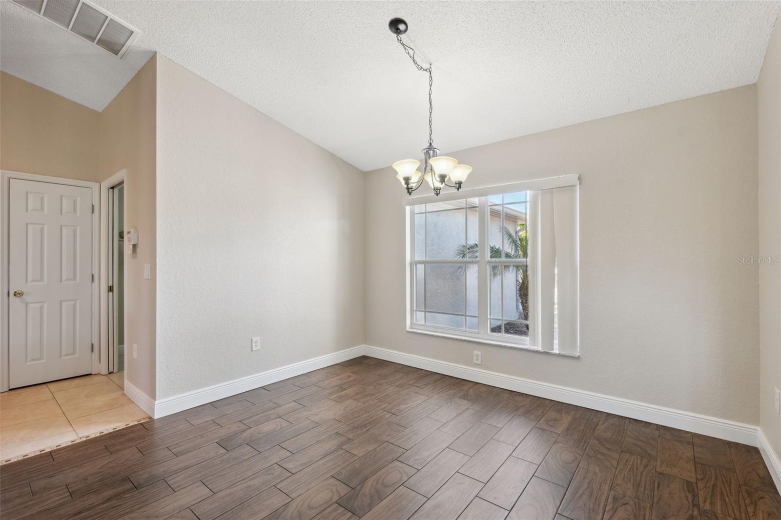 Listing photo id 4 for 3470 Cedar Crest Loop