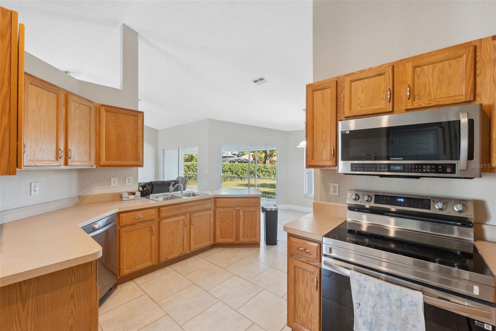 Listing photo id 5 for 3470 Cedar Crest Loop