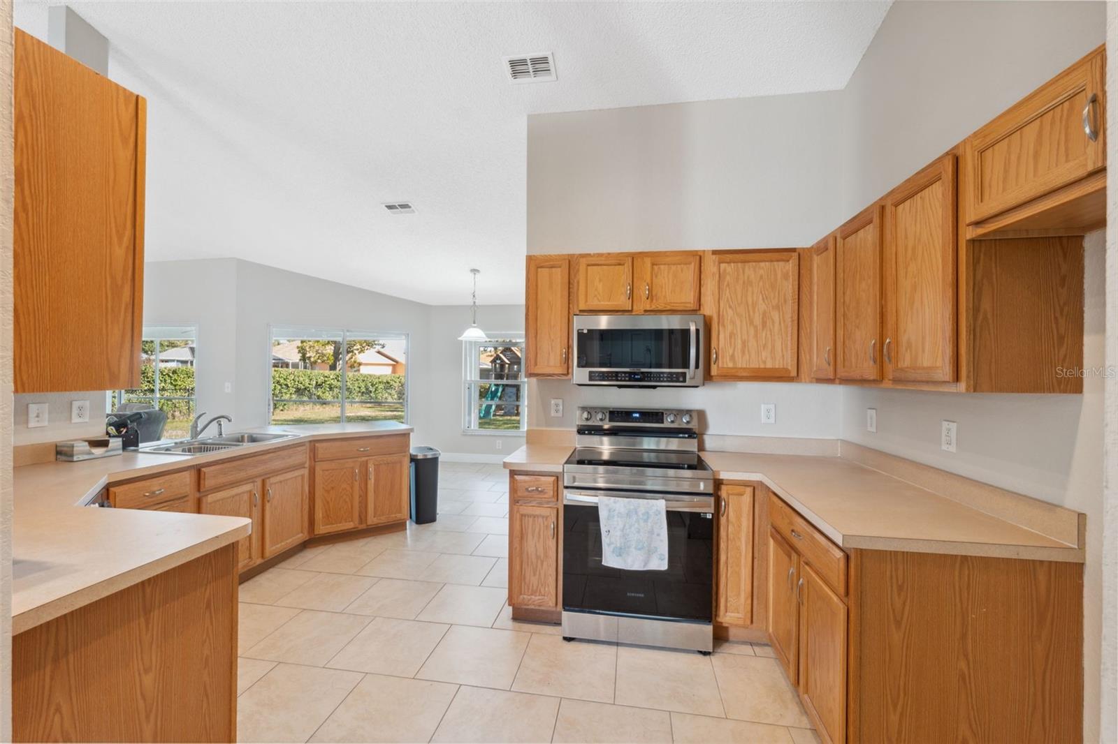 Listing photo id 6 for 3470 Cedar Crest Loop