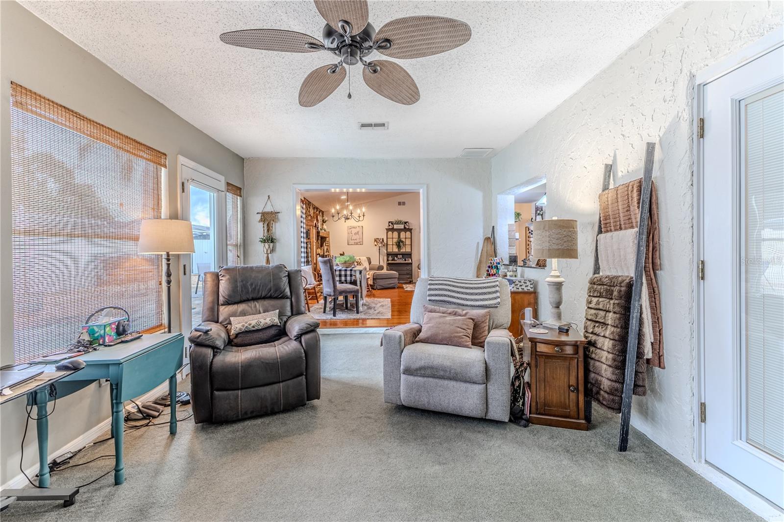Listing photo id 24 for 4220 Riverwood Drive