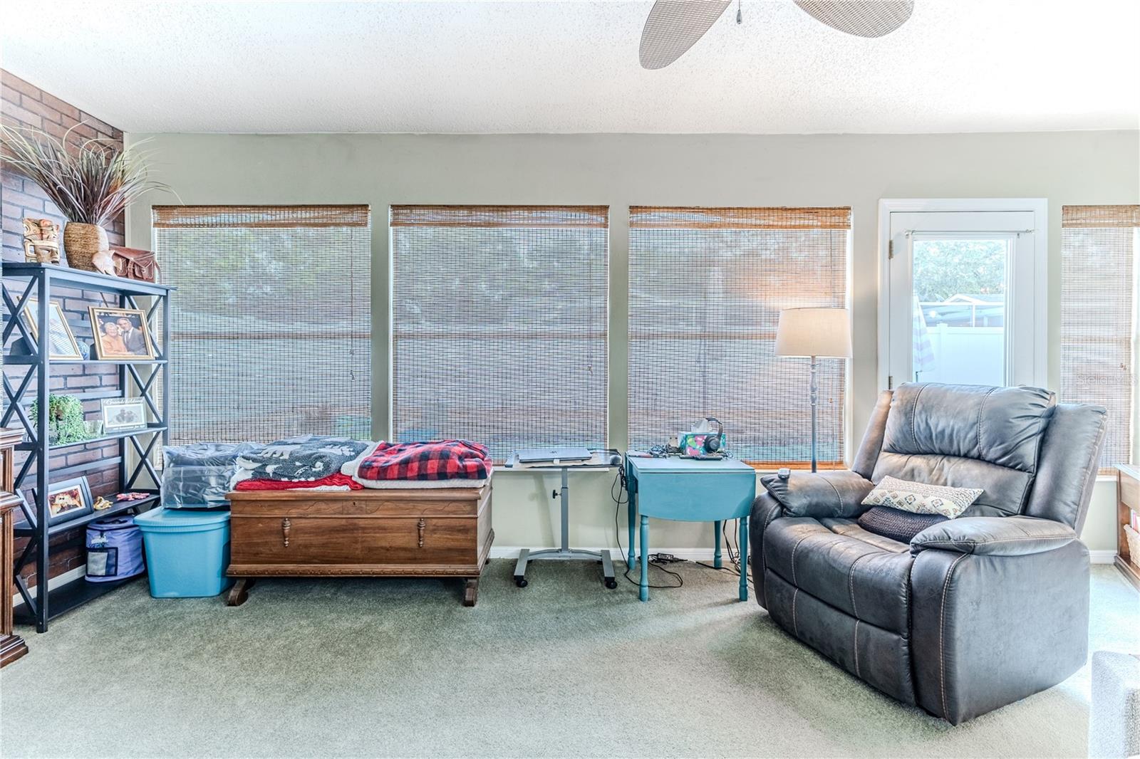 Listing photo id 25 for 4220 Riverwood Drive