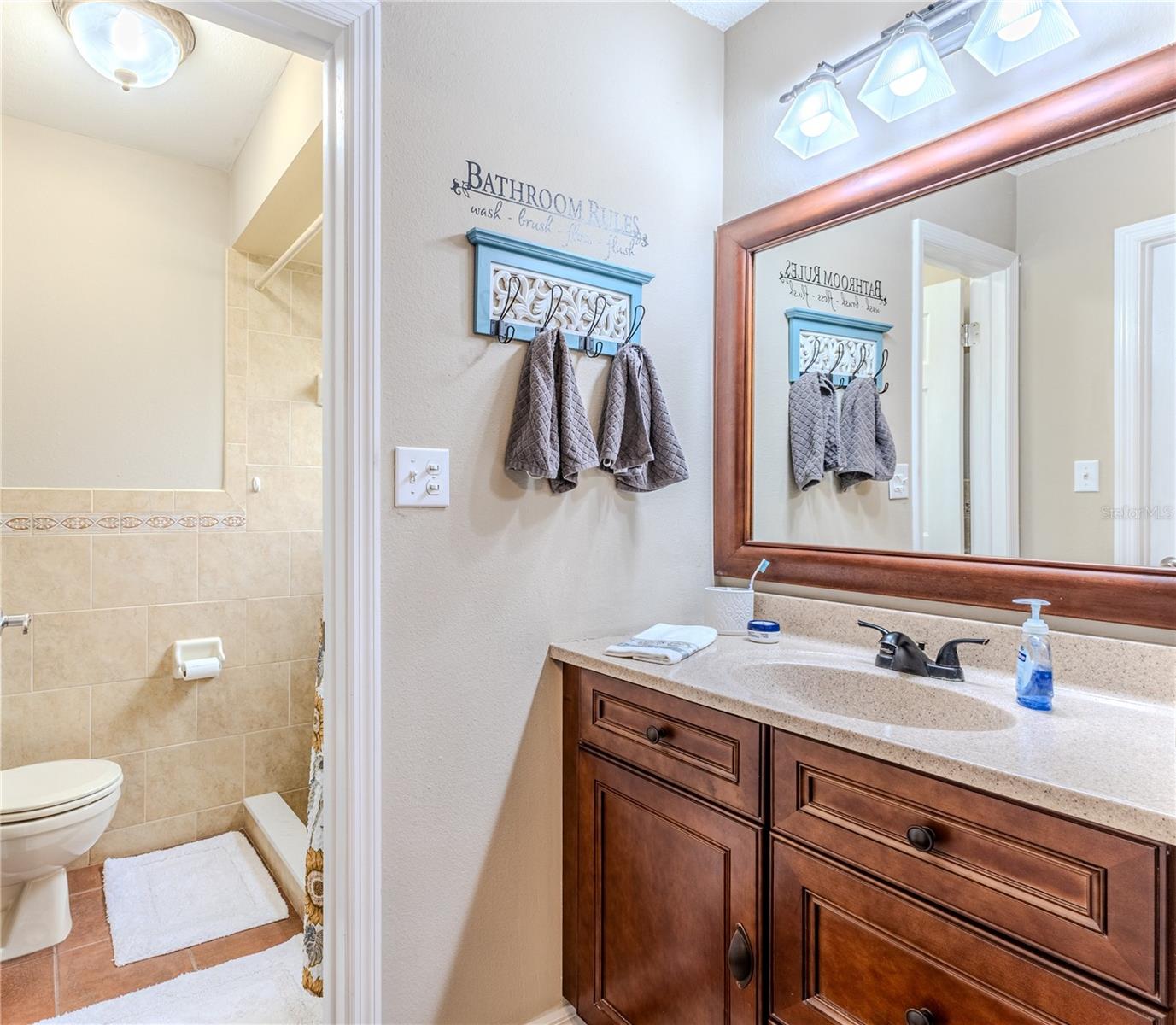 Listing photo id 29 for 4220 Riverwood Drive
