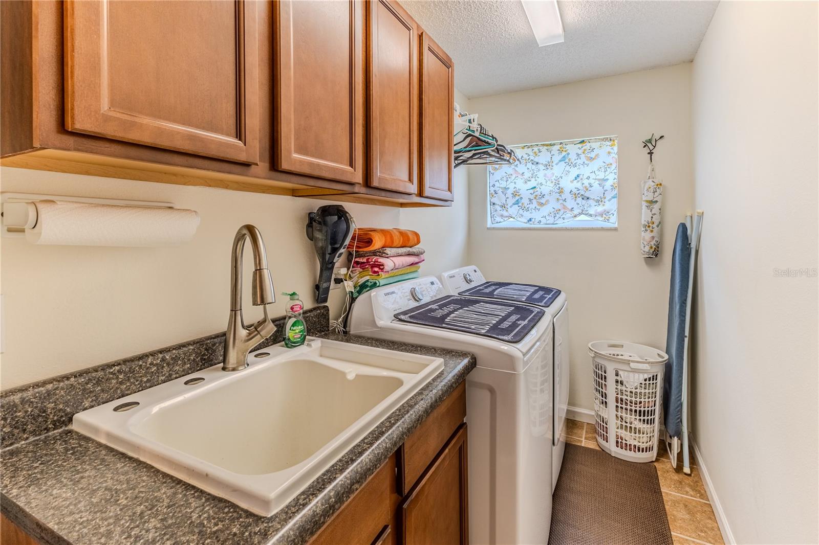 Listing photo id 42 for 4220 Riverwood Drive
