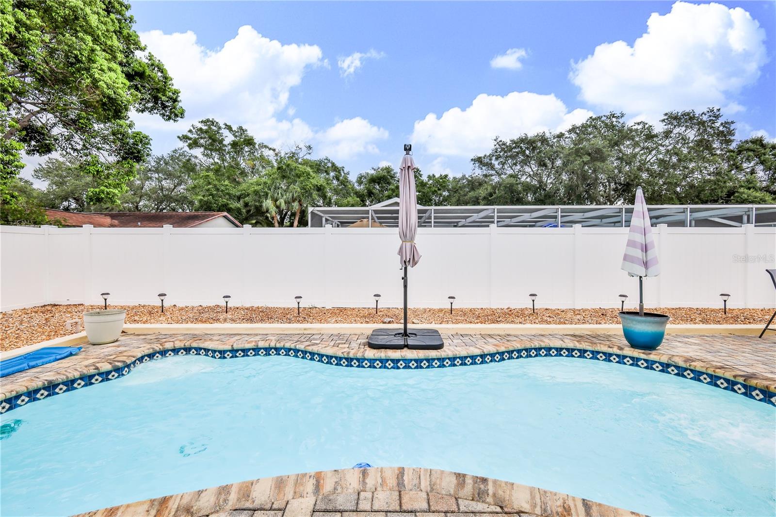 Listing photo id 43 for 4220 Riverwood Drive