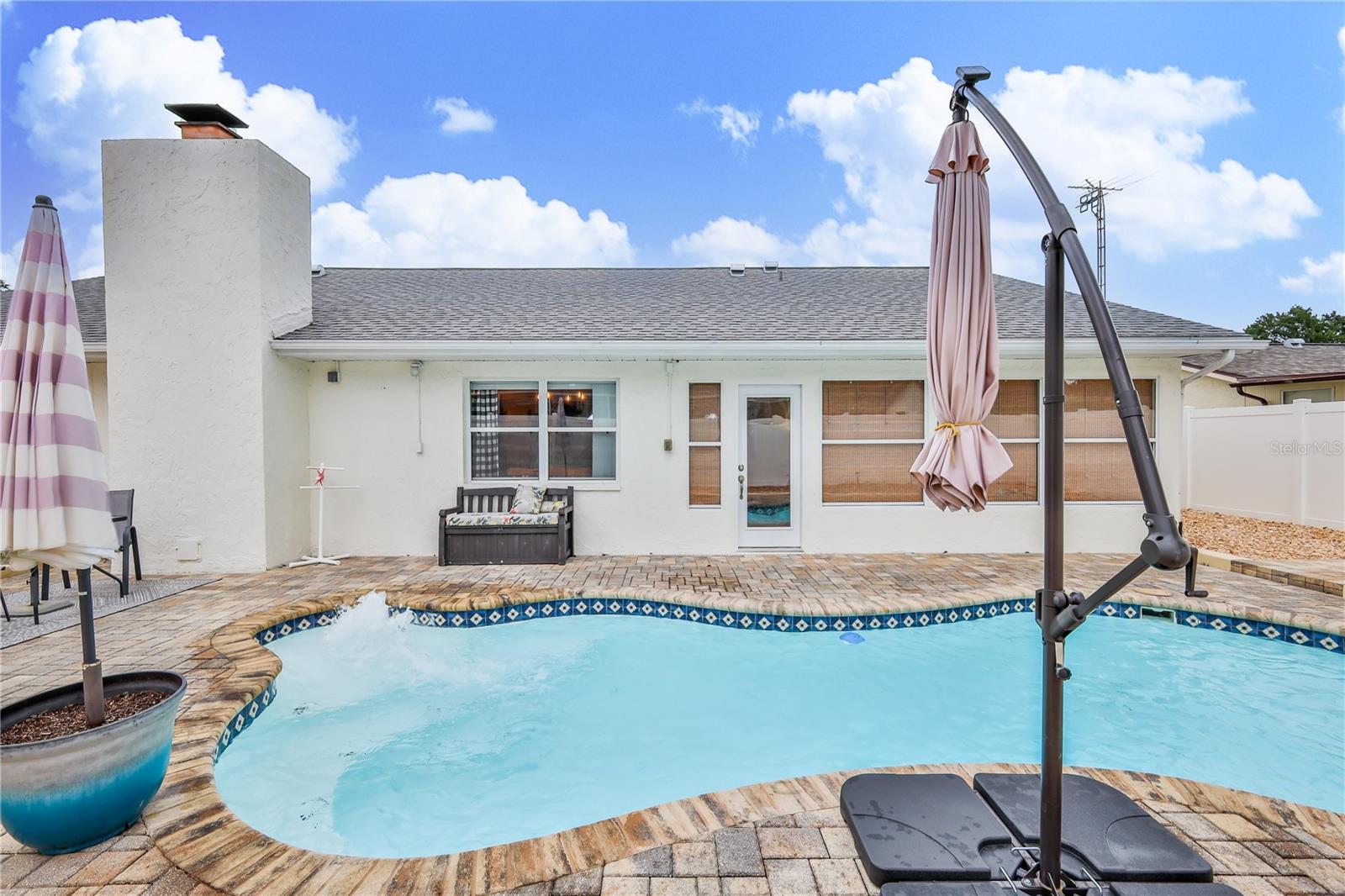 Listing photo id 44 for 4220 Riverwood Drive