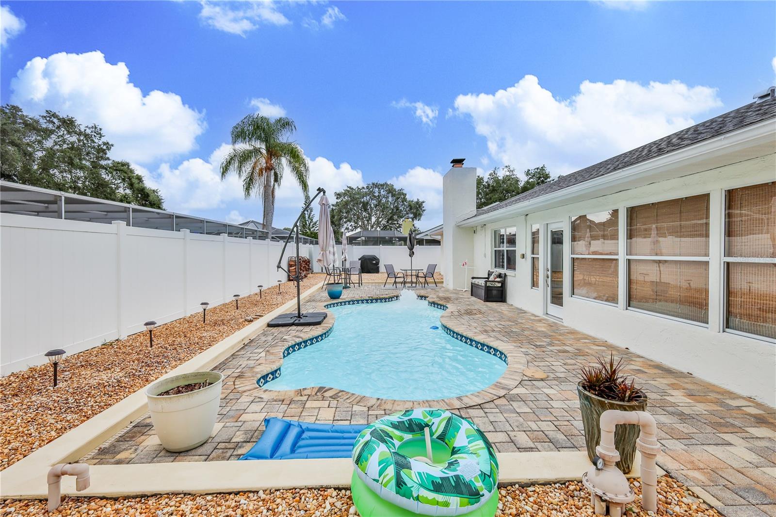 Listing photo id 45 for 4220 Riverwood Drive