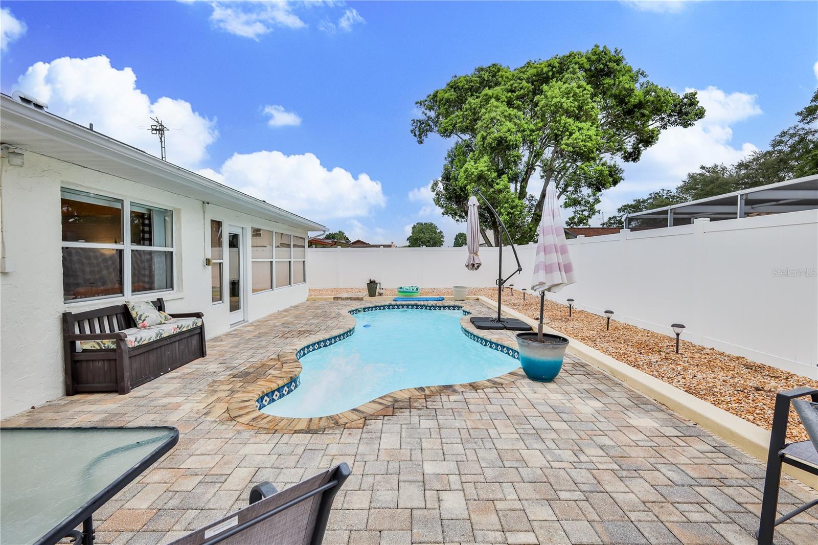 Listing photo id 46 for 4220 Riverwood Drive