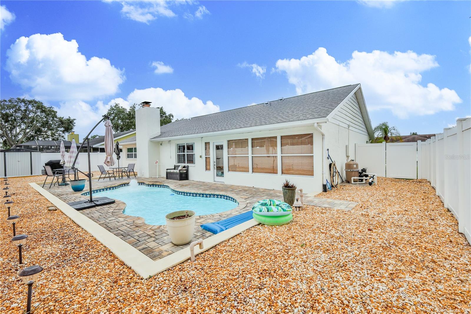 Listing photo id 47 for 4220 Riverwood Drive