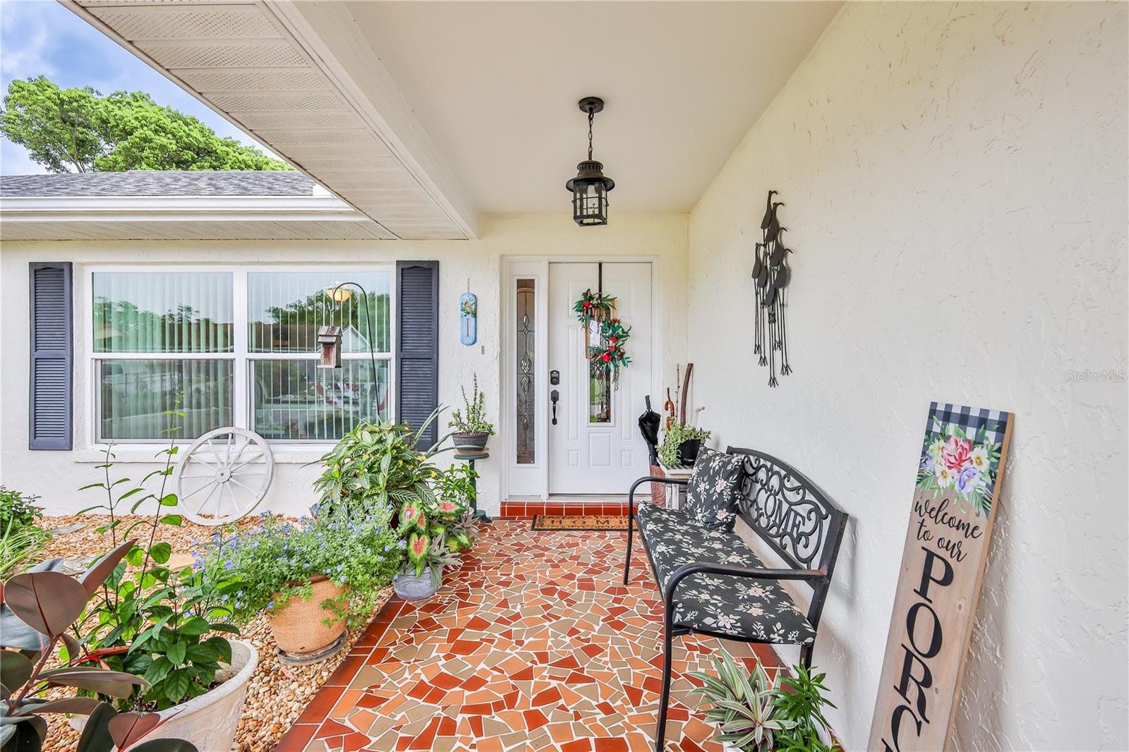 Listing photo id 3 for 4220 Riverwood Drive