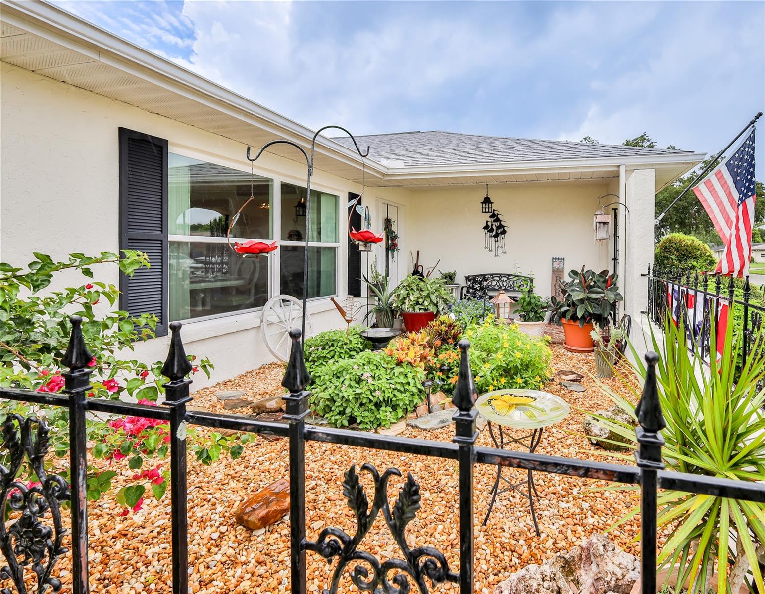 Listing photo id 4 for 4220 Riverwood Drive