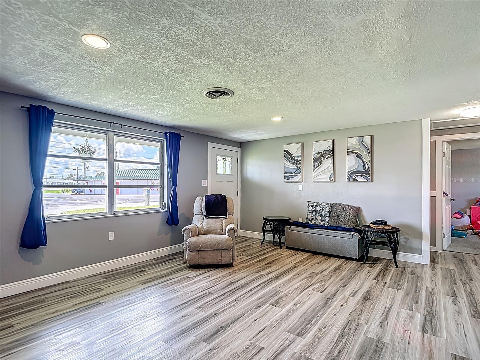 Image 13 of 53 For 10905 Scenic Drive