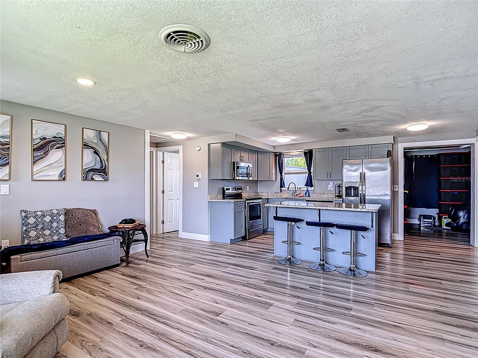Image 14 of 53 For 10905 Scenic Drive