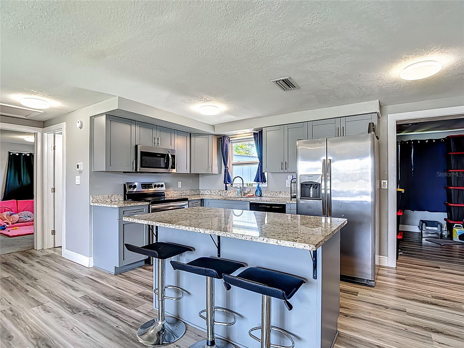 Image 15 of 53 For 10905 Scenic Drive