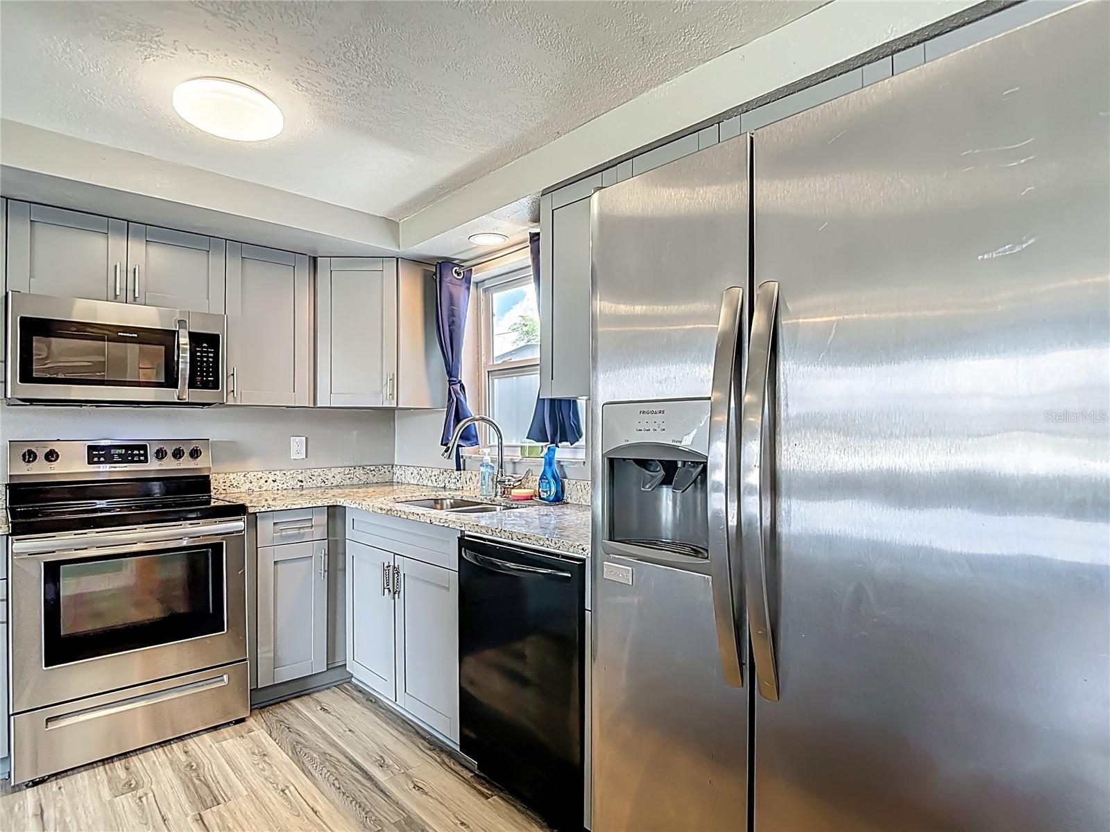 Image 17 of 53 For 10905 Scenic Drive