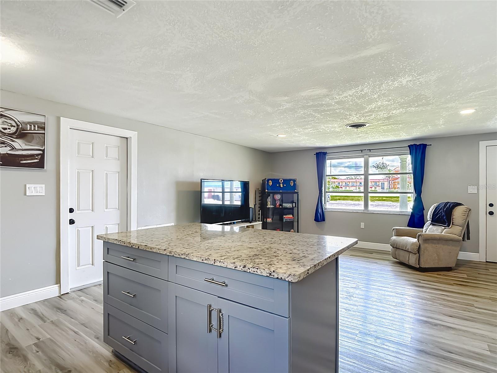 Image 19 of 53 For 10905 Scenic Drive