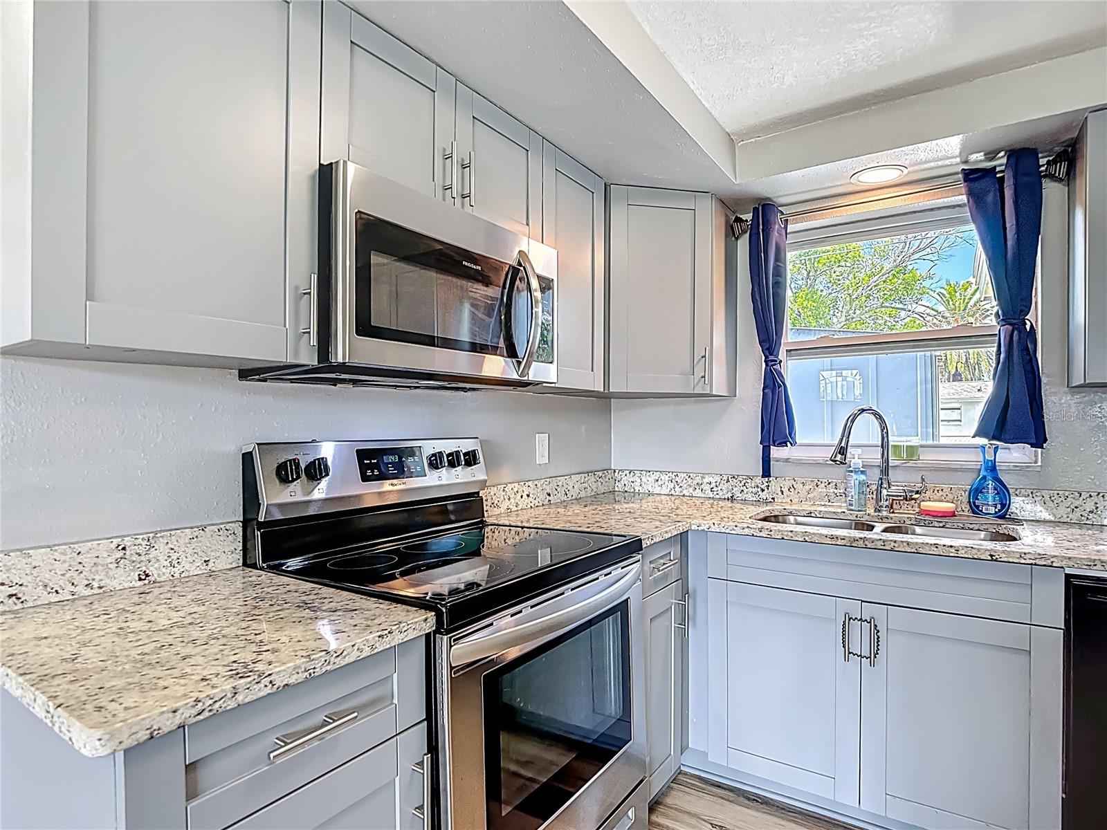 Image 22 of 53 For 10905 Scenic Drive