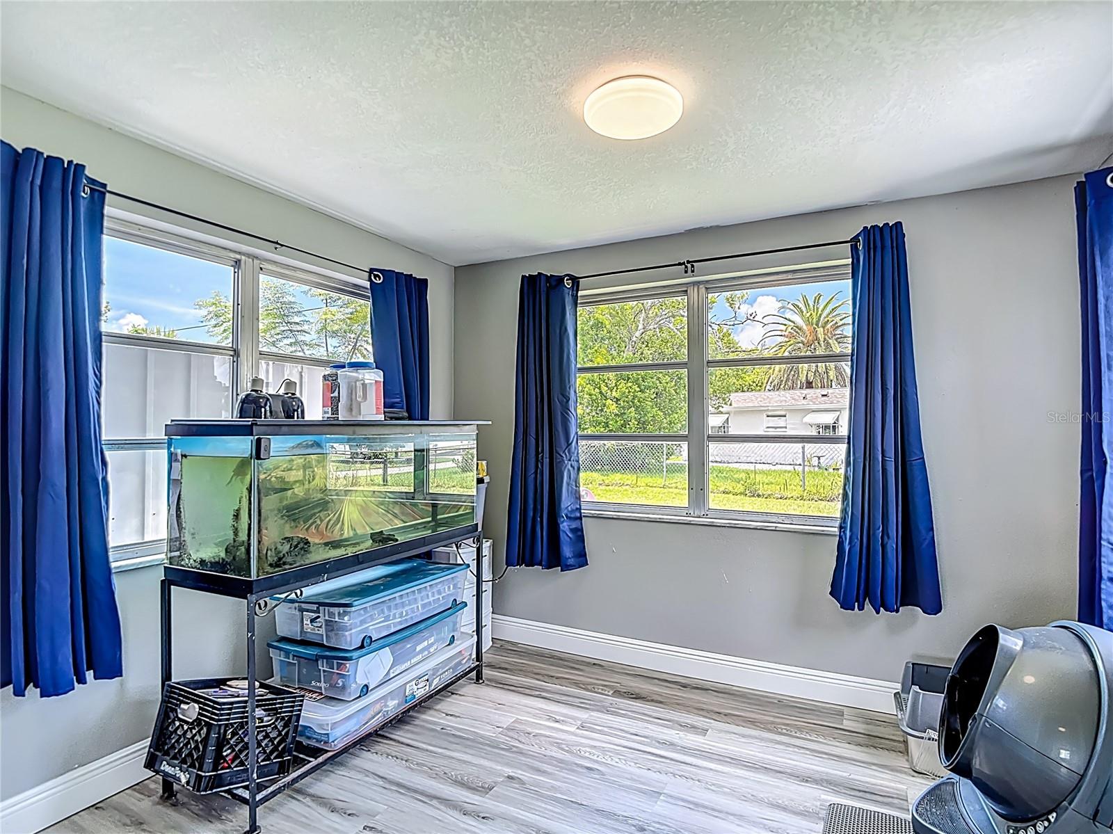 Image 36 of 53 For 10905 Scenic Drive