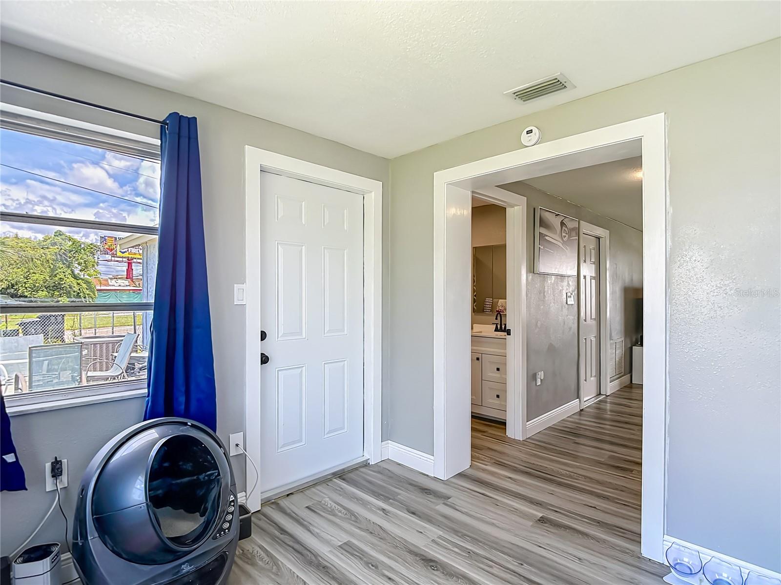 Image 38 of 53 For 10905 Scenic Drive